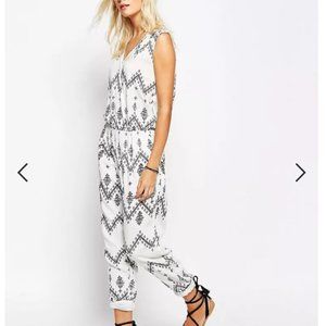 Vila Sleeveless Zig Zag Printed VITOKYO JUMPSUIT